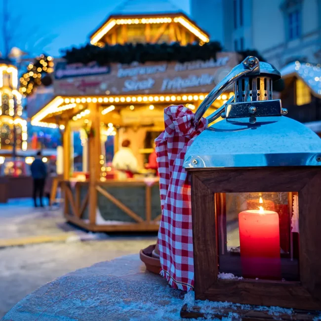 Adventslicht auf dem Wintermarkt Schlossplatz